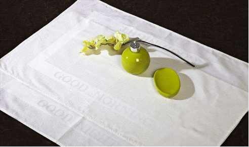 酒店毛巾工厂告诉你为什么毛巾都是白色的！